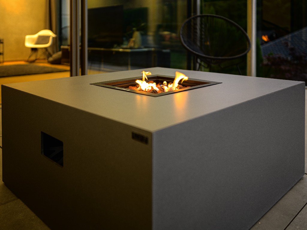 Feuer, LaKra, Feuertisch, Outdoorlounge, Feuer und Flamme