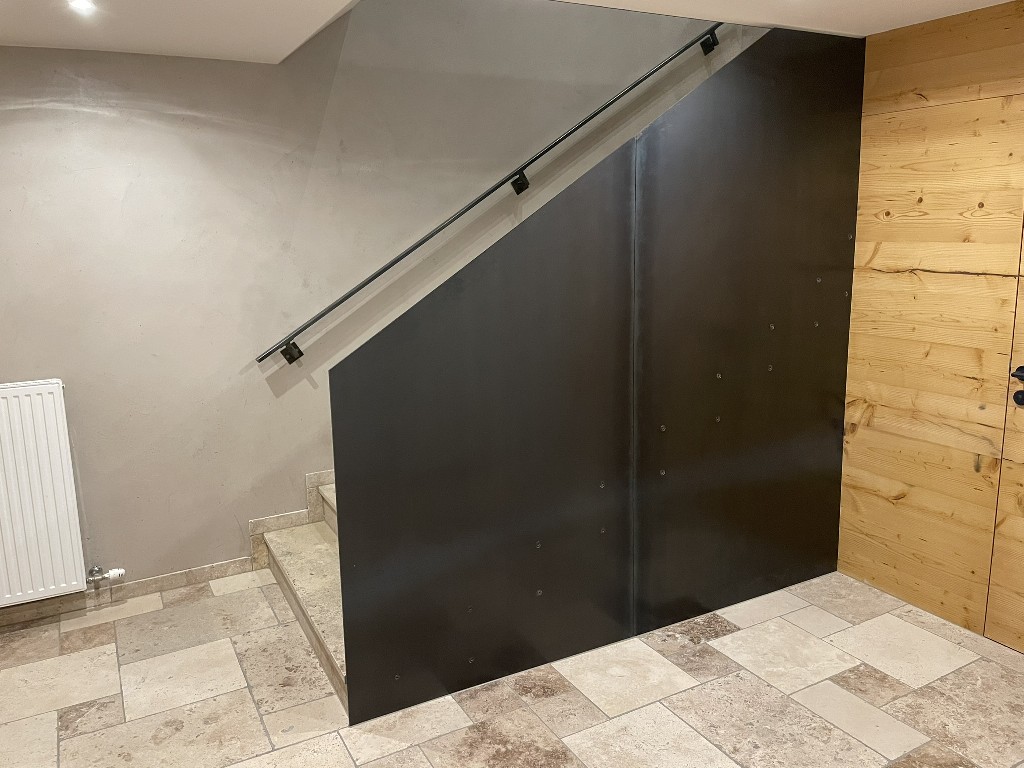 Geländer, Geländer modern, Geländer stylisch, Flachstahlgeländer, Hotel, Absturzsicherung